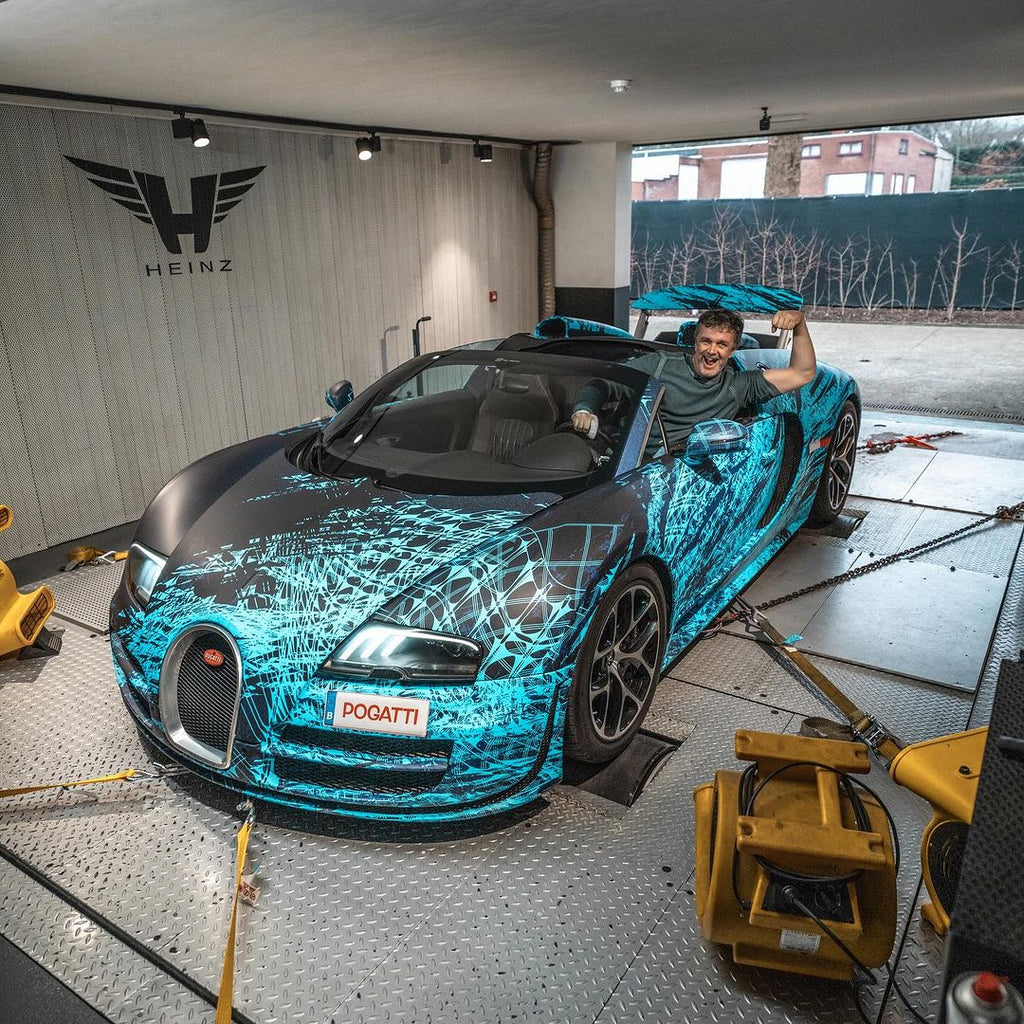 Bugatti Veyron met een aangepast uitlaatsysteem!
