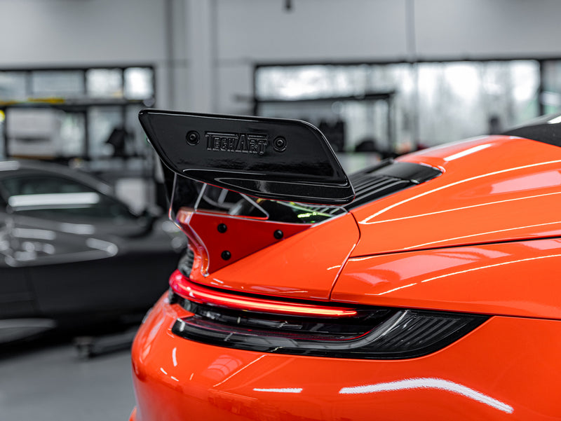 Porsche 992 Carrera 4S met Techart achtervleugel