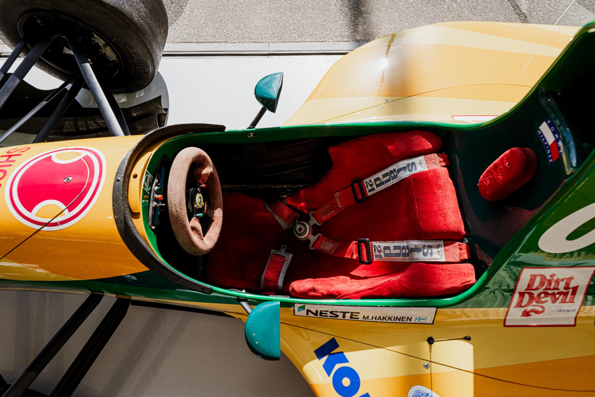 Lotus 107 - cockpit and Mika Häkkinen nameplate
