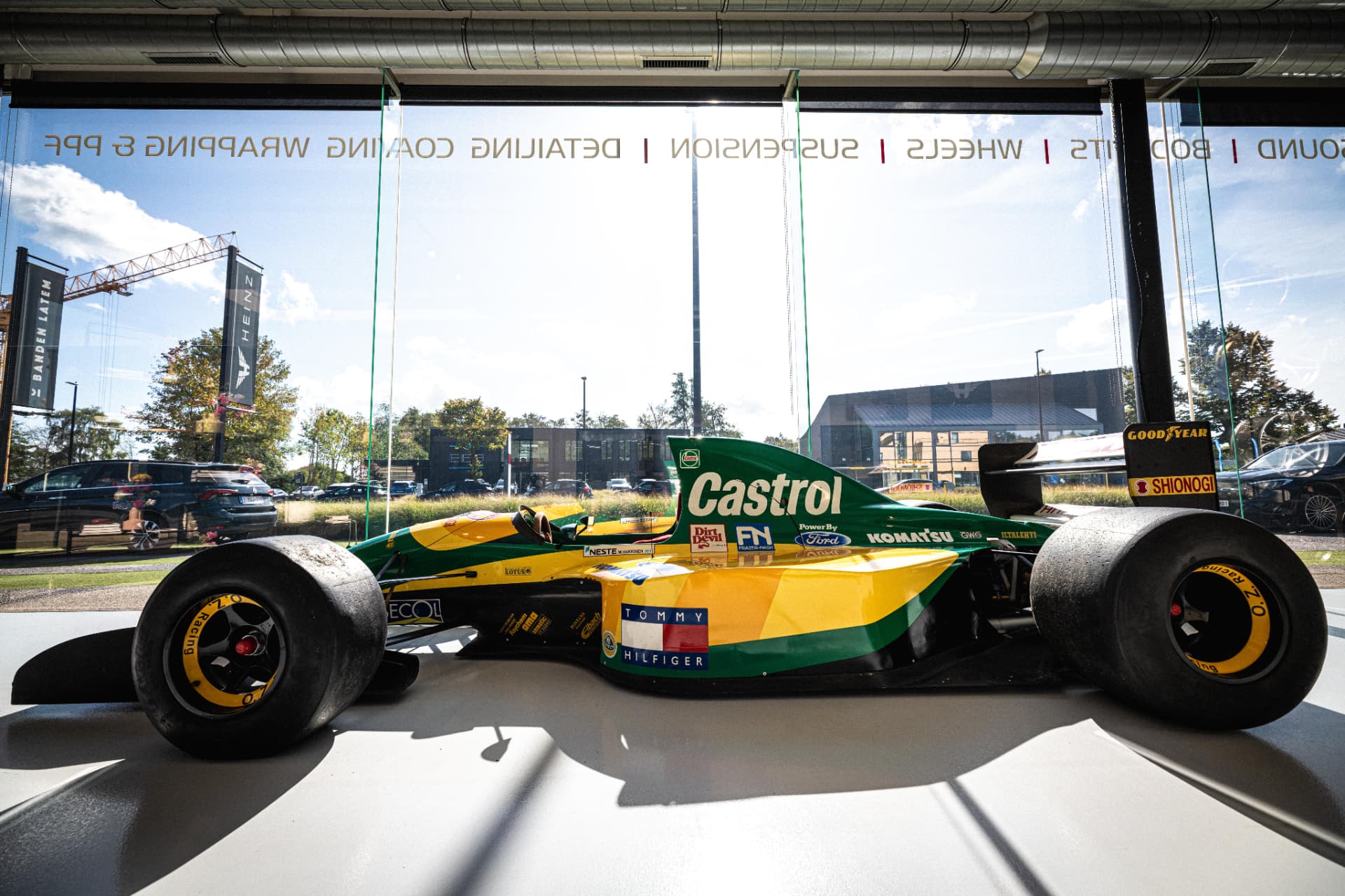 Lotus 107 - La légendaire Lotus 107 de 1992 (châssis Mika Häkkinen)