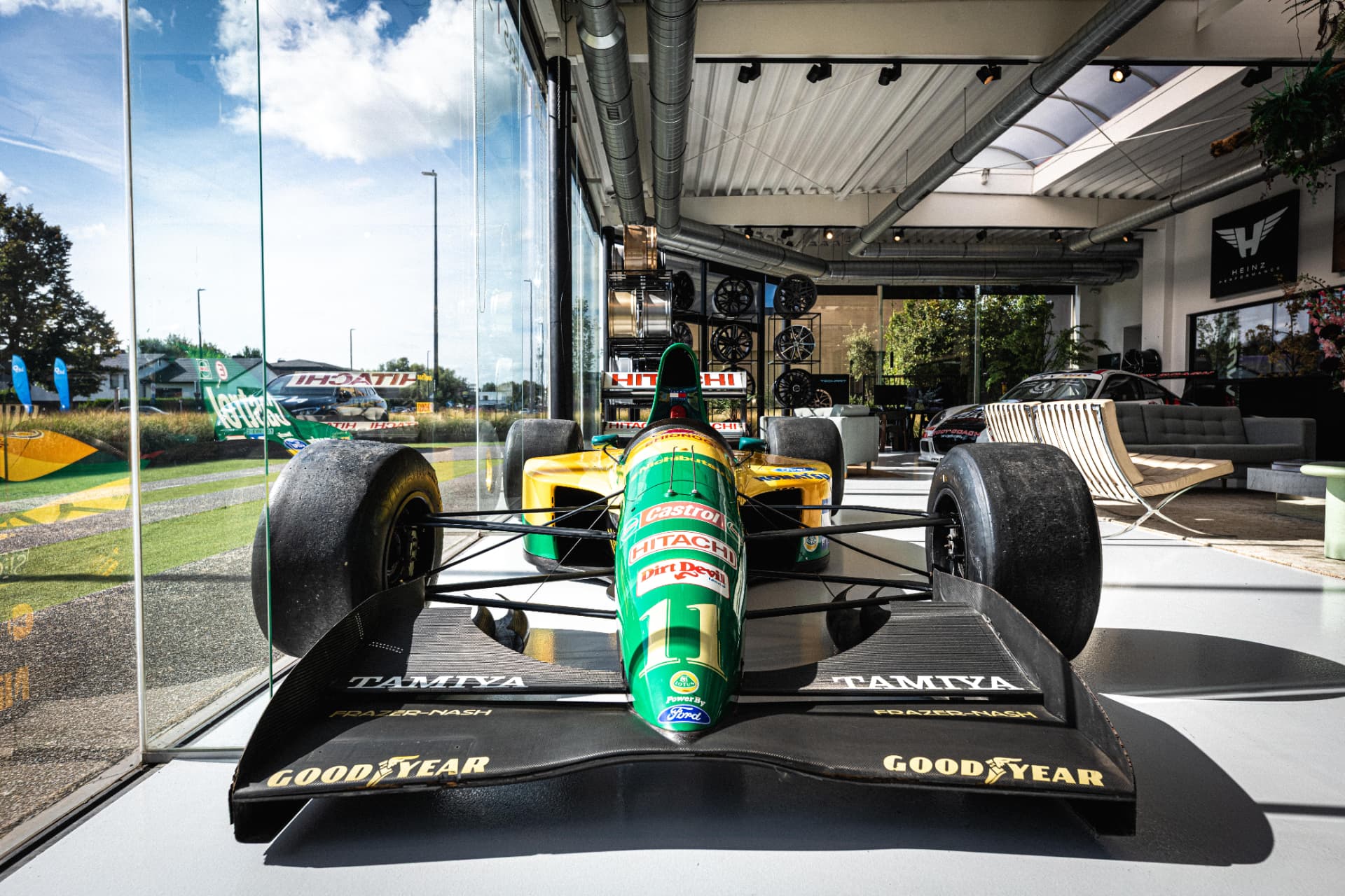Lotus 107 - front wing and suspension at Heinz Latem