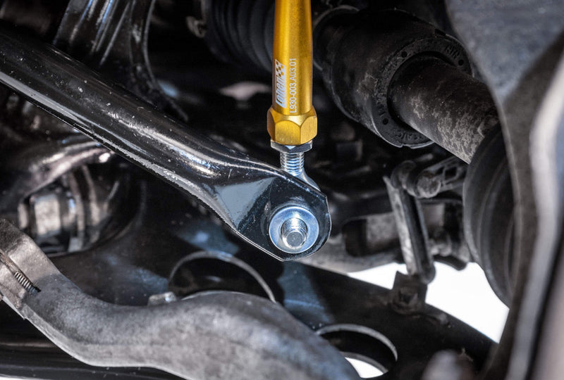 Adjustable drop links fitted by Heinz Performance