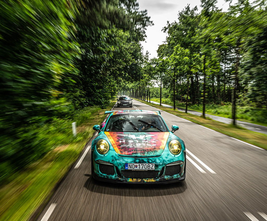 Porsche GT3 RS - side profile on the road