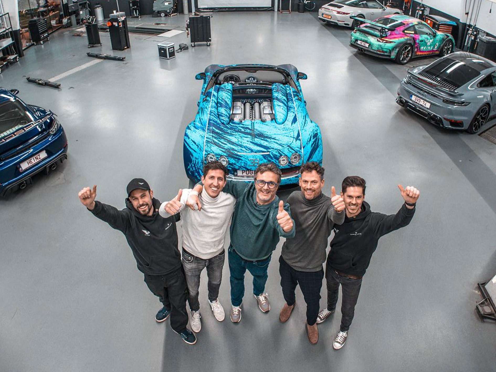 L'équipe Heinz Performance avec la Bugatti Veyron de POG