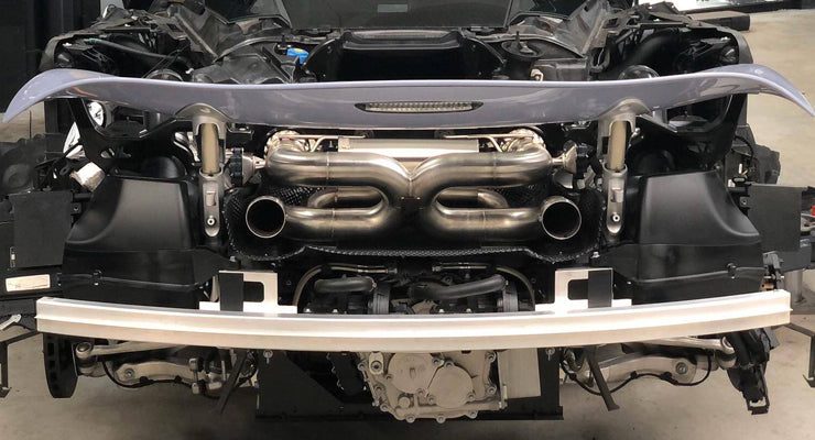 Custom cat-back uitlaatsysteem gemaakt door Heinz Performance